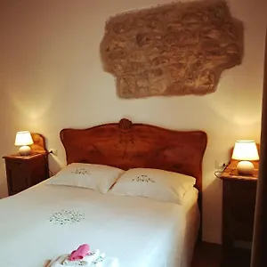 La Corte Del Segrino Bed & Breakfast